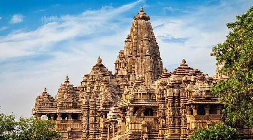 Golden Triangle Tour with Orchha, Khajuraho and Varanasi